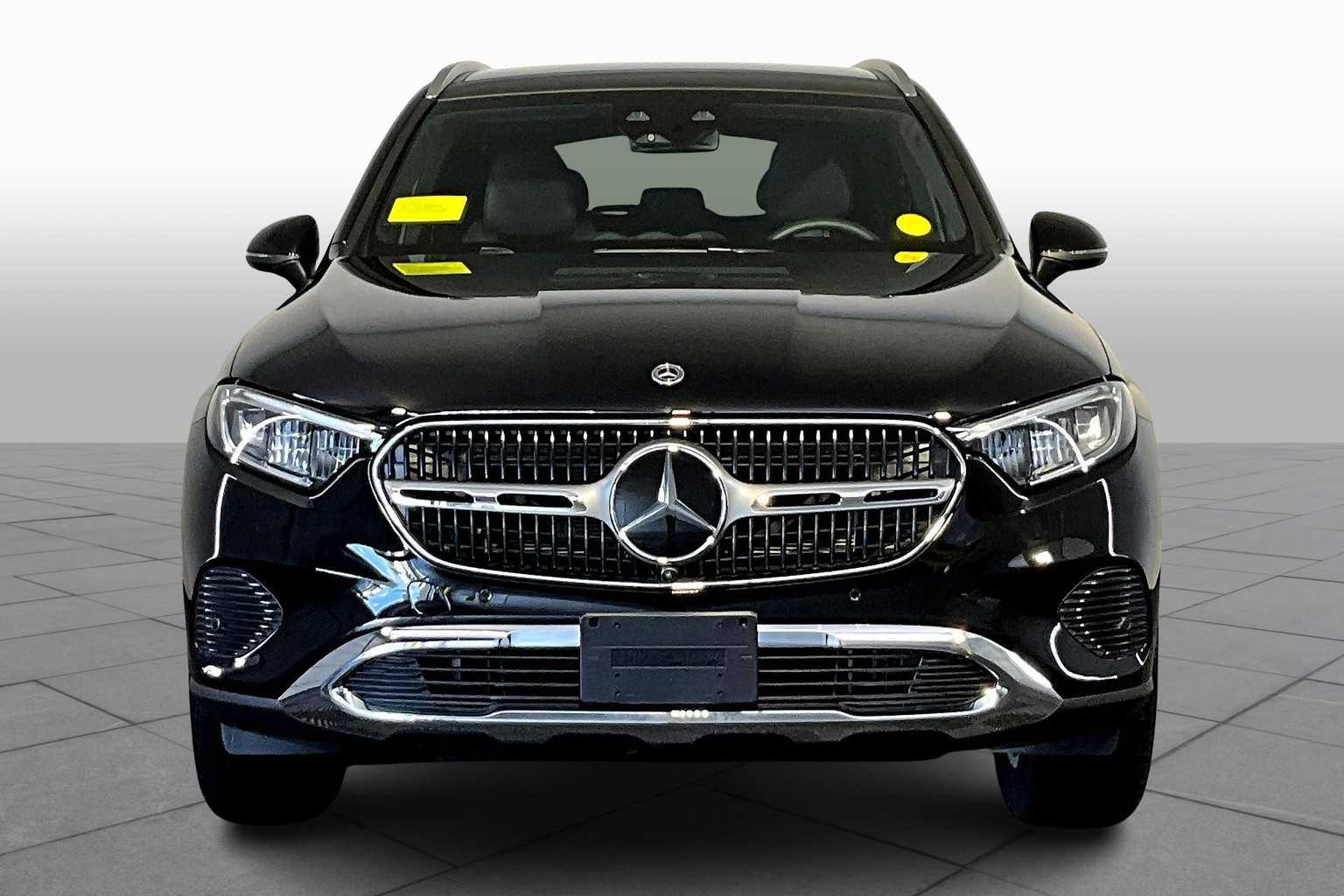 2025 Mercedes Benz GLC 300 4MATIC photo 2