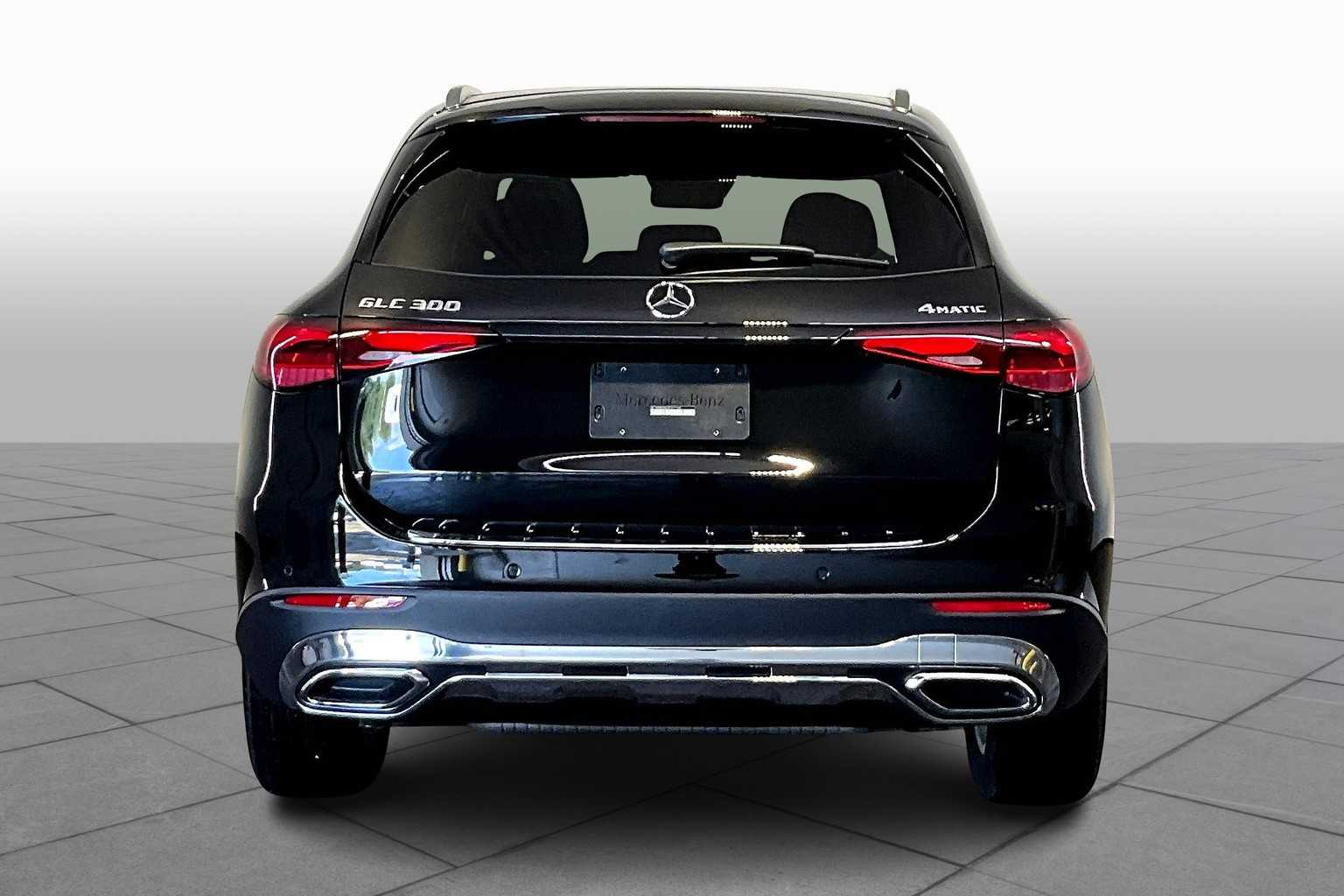 2025 Mercedes Benz GLC 300 4MATIC photo 3