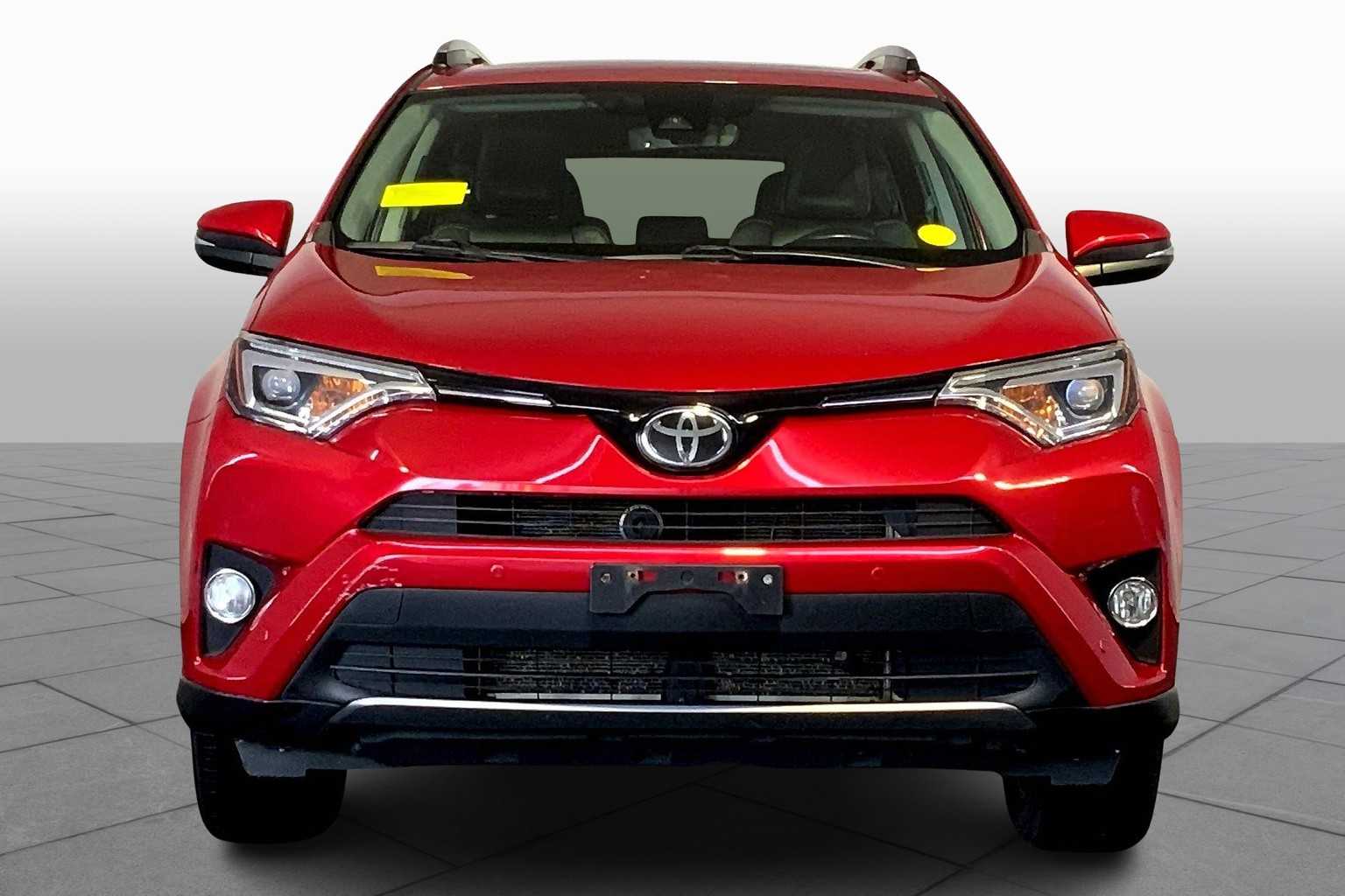 2017 Toyota RAV4 Limited photo 2