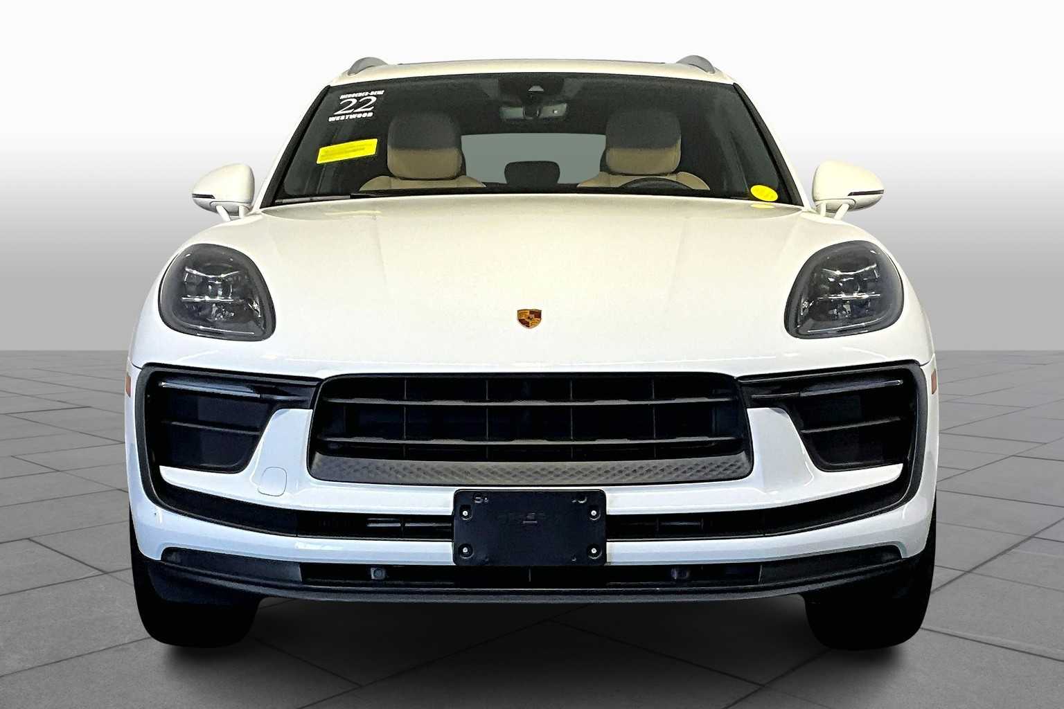 2022 Porsche Macan photo 3