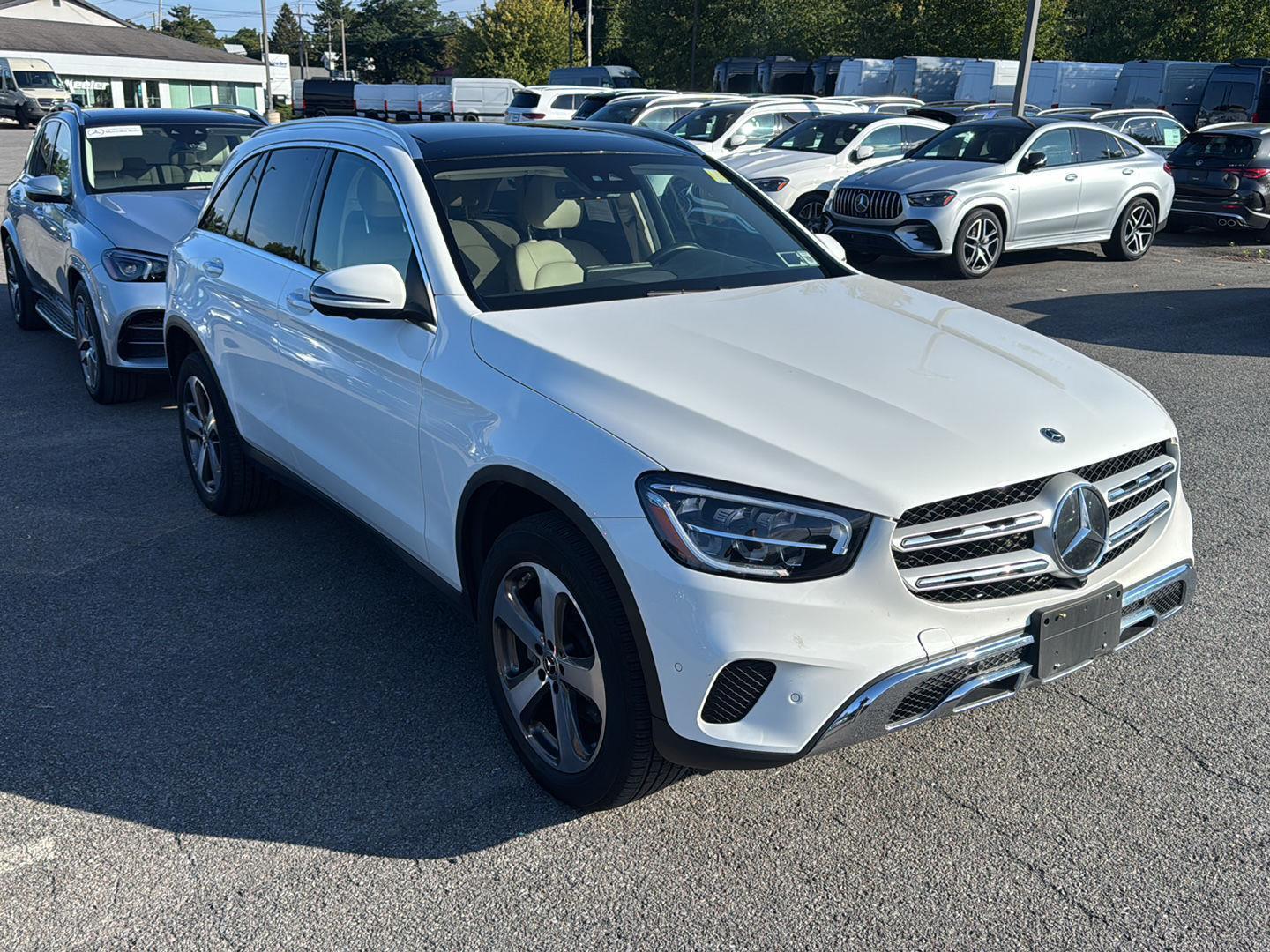2022 Mercedes Benz GLC 300 4MATIC photo 4