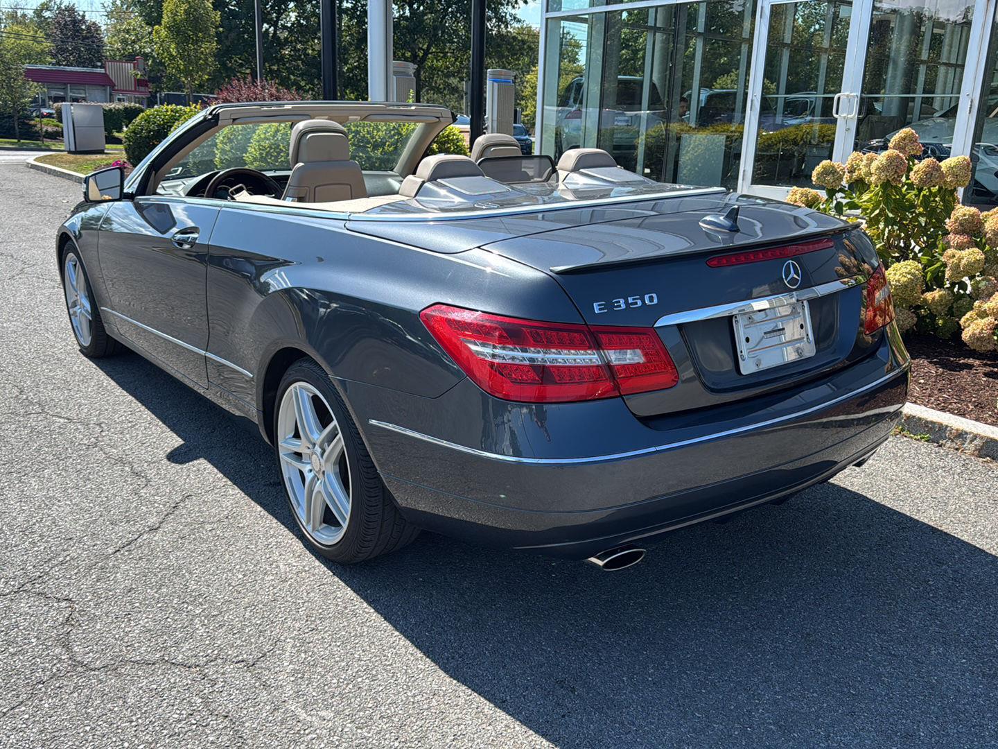 2011 Mercedes Benz E 350 Cabriolet photo 2