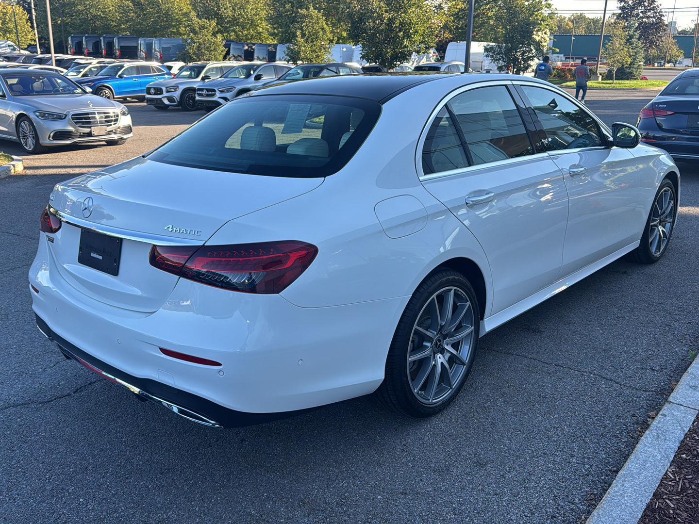 2022 Mercedes Benz E 450 4MATIC photo 2