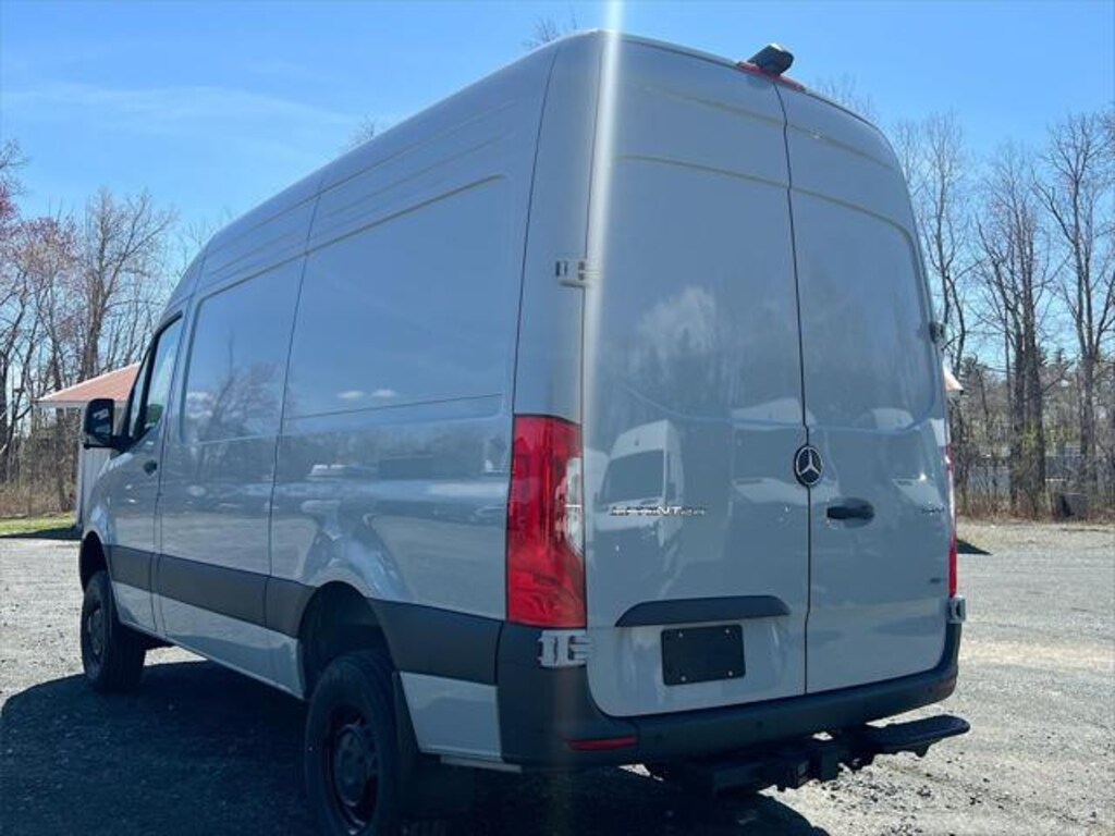 New 2025 Mercedes-Benz Sprinter 2500 Standard Roof 4-Cyl Diesel HO Van Cargo Van