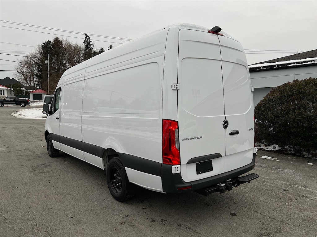 New 2026 Mercedes-Benz Sprinter 3500 High Roof 4-Cyl Diesel HO Van