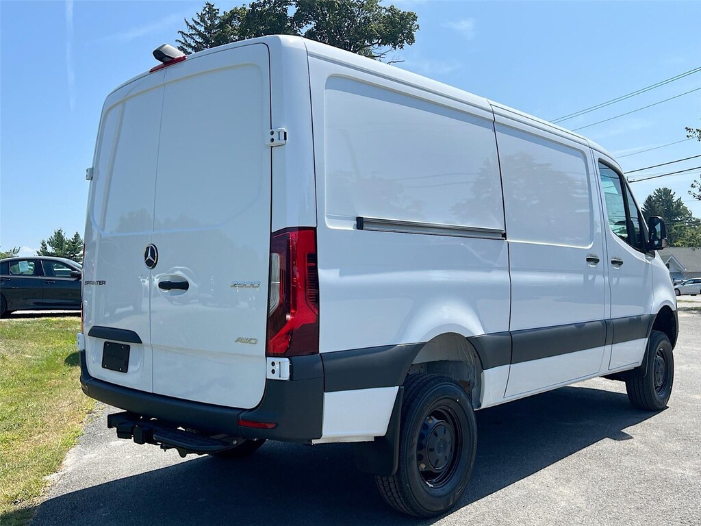 New 2025 Mercedes-Benz Sprinter 2500 Standard Roof 4-Cyl Diesel HO Van Cargo Van