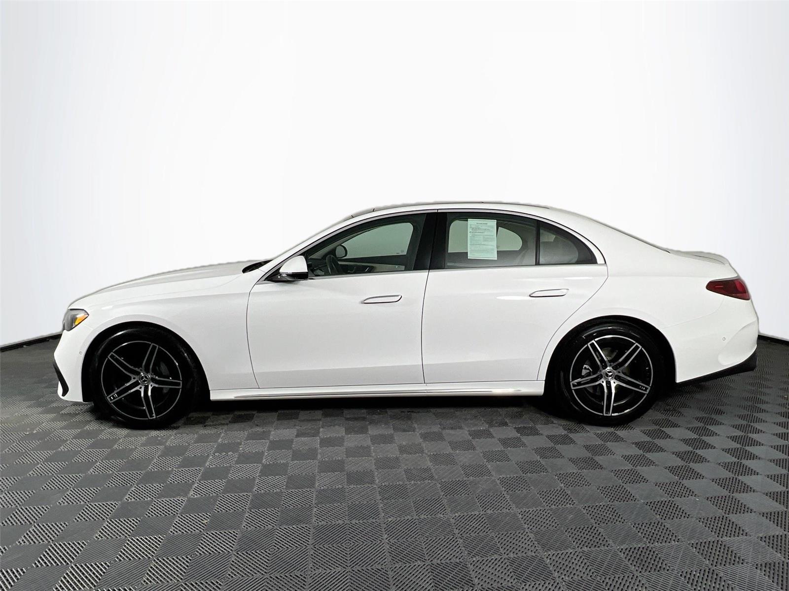 2025 Mercedes Benz E 4MATIC 350 photo 2