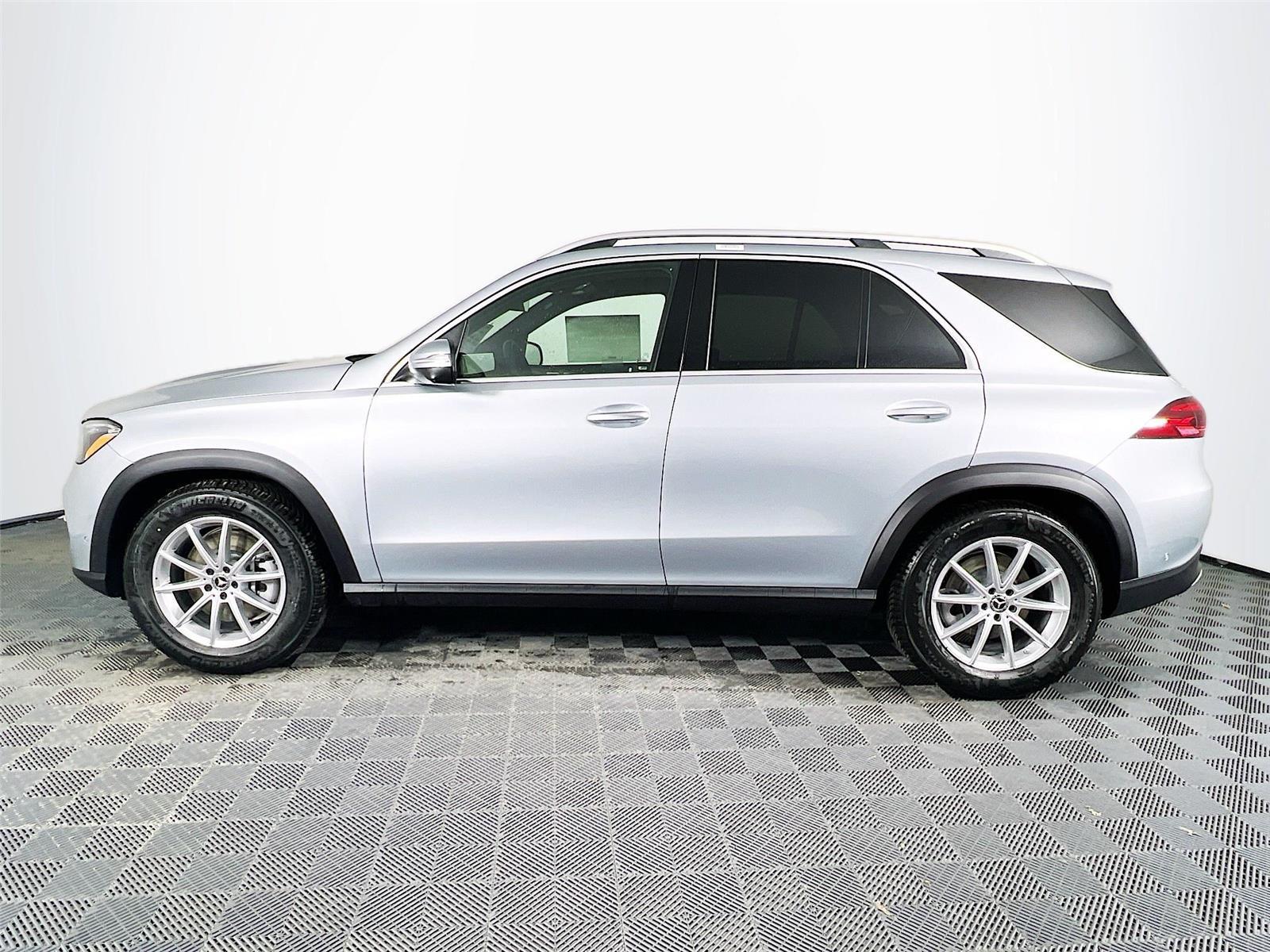 2025 Mercedes Benz GLE 450 4MATIC photo 3