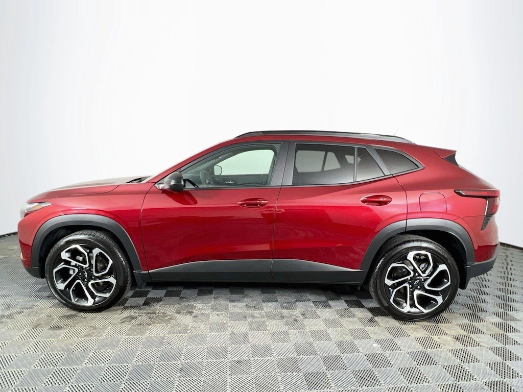 Used 2025 Chevrolet Trax 2RS SUV