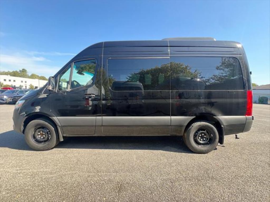 New 2025 Mercedes-Benz Sprinter 2500 Standard Roof 4-Cyl Diesel HO Van Passenger Van