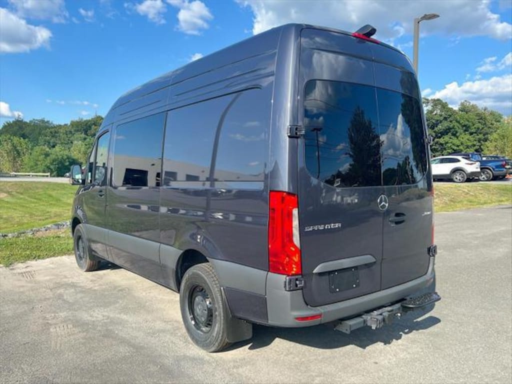 New 2025 Mercedes-Benz Sprinter 2500 Standard Roof 4-Cyl Diesel HO Van Crew Van