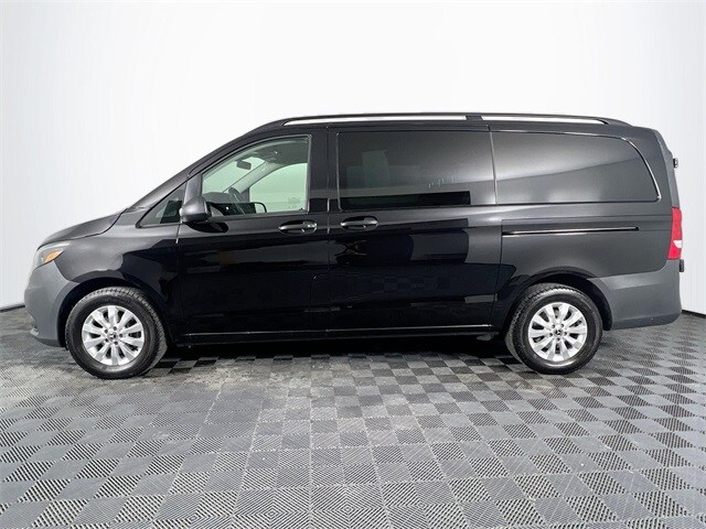 2022 Mercedes Benz Metris Van Passenger photo 3