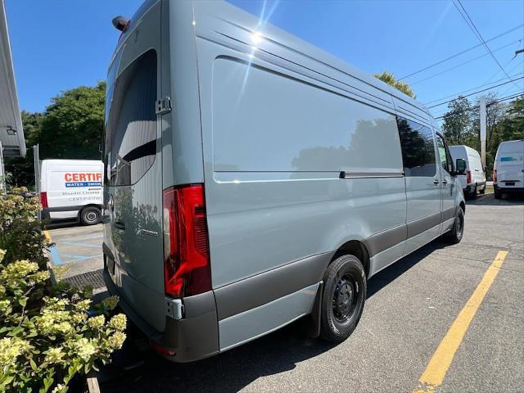 New 2025 Mercedes-Benz Sprinter 2500 High Roof 4-Cyl Diesel HO Van Crew Van