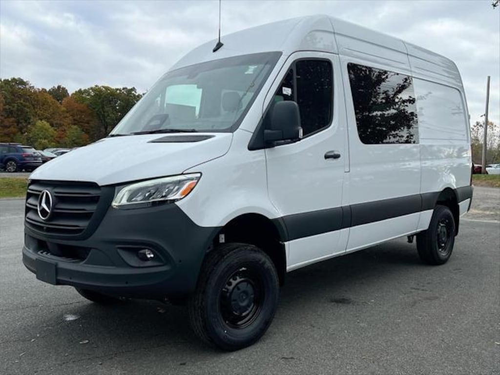 New 2026 Mercedes-Benz Sprinter 2500 Standard Roof 4-Cyl Diesel HO