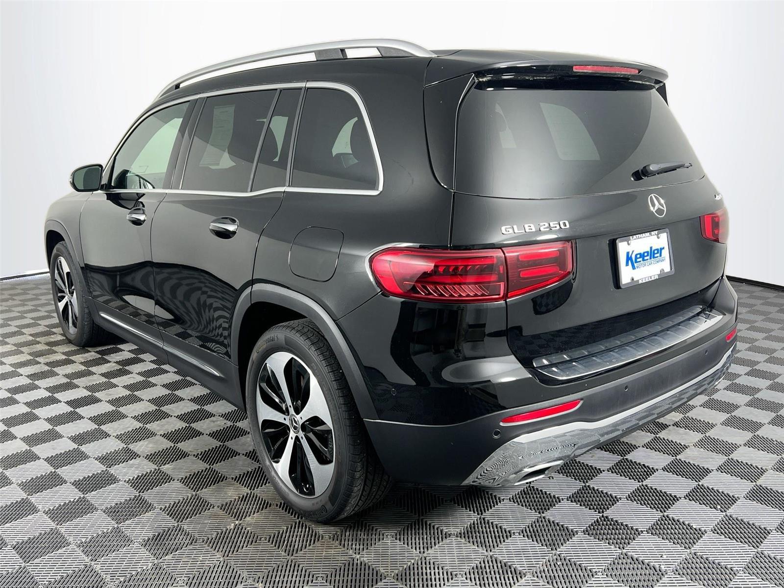 2024 Mercedes Benz GLB 250 photo 2
