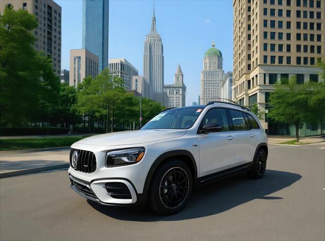 2024 Mercedes Benz GLB 35 4MATIC photo 2