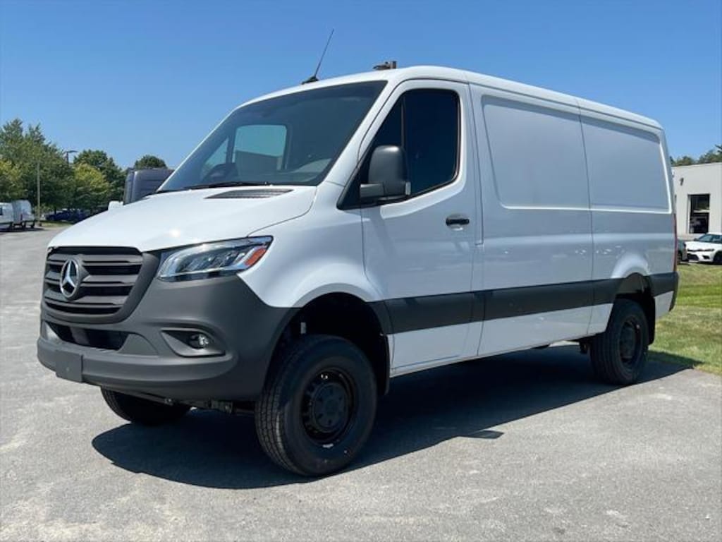 New 2025 Mercedes-Benz Sprinter 2500 Standard Roof 4-Cyl Diesel HO Van Cargo Van