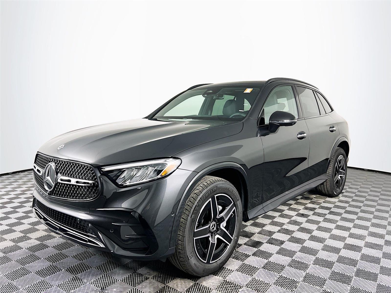 2025 Mercedes Benz GLC 300 4MATIC photo 2