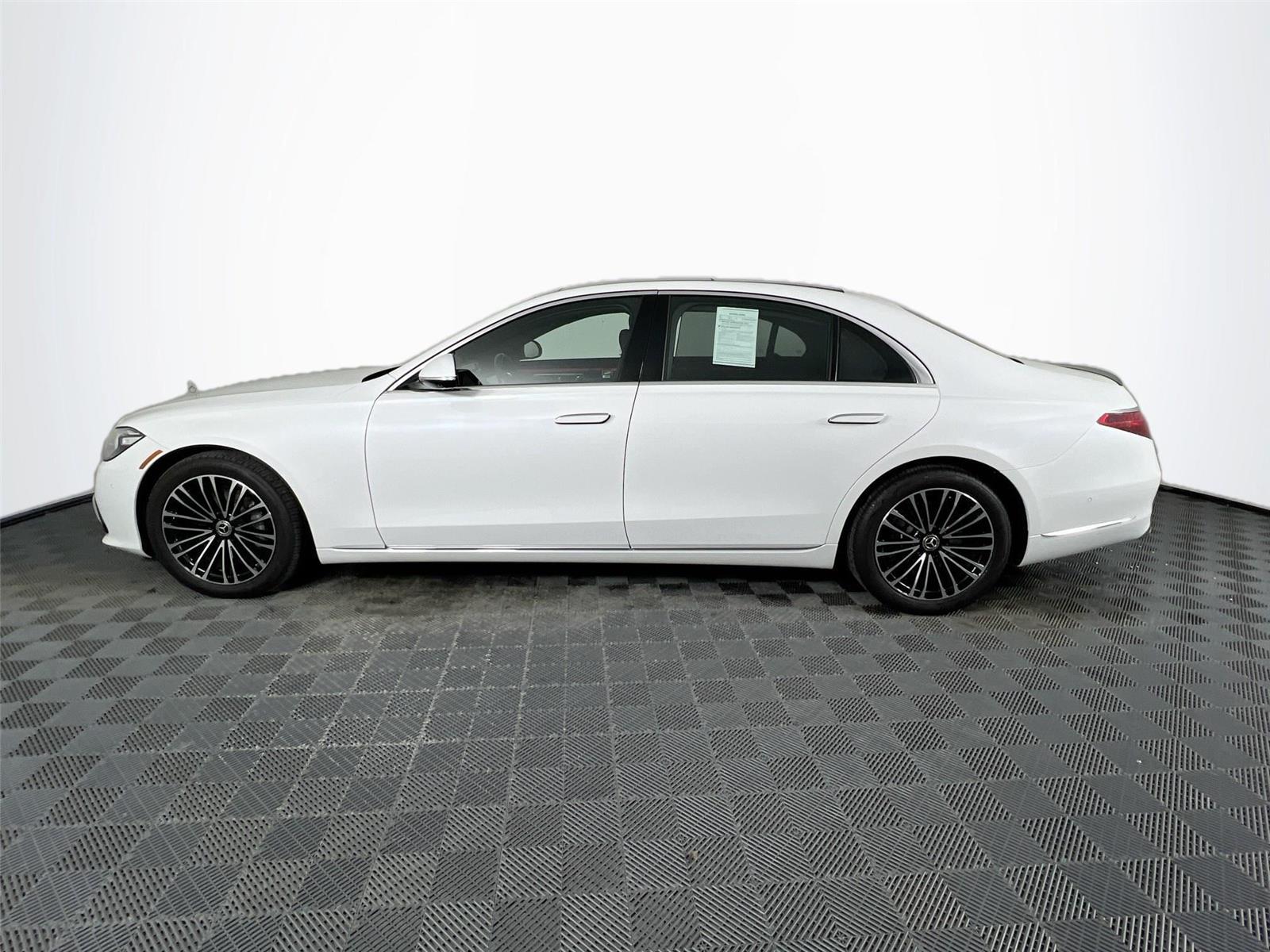 2024 Mercedes Benz S 580 photo 3