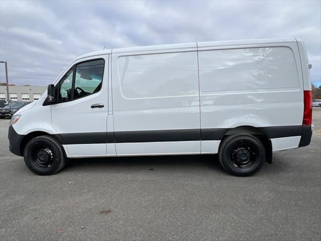 New 2026 Mercedes-Benz Sprinter 2500 Standard Roof 4-Cyl Diesel