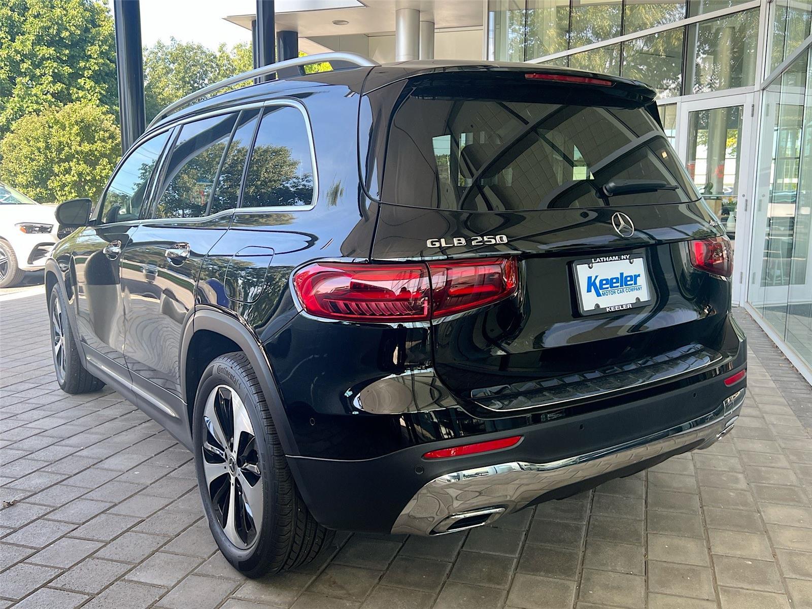 2024 Mercedes Benz GLB 250 photo 4