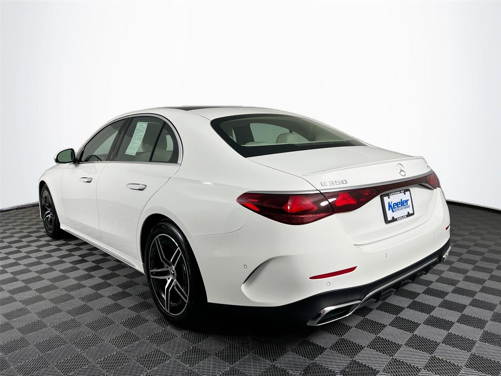 2025 Mercedes Benz E 4MATIC 350 photo 3