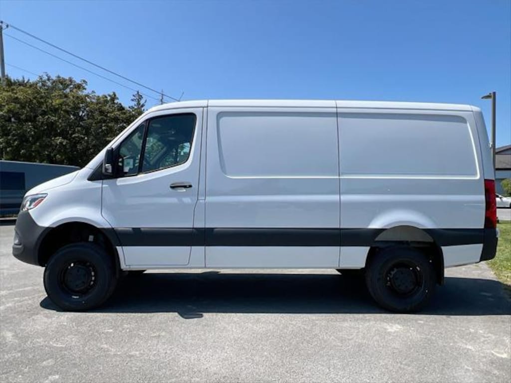 New 2025 Mercedes-Benz Sprinter 2500 Standard Roof 4-Cyl Diesel HO Van Cargo Van