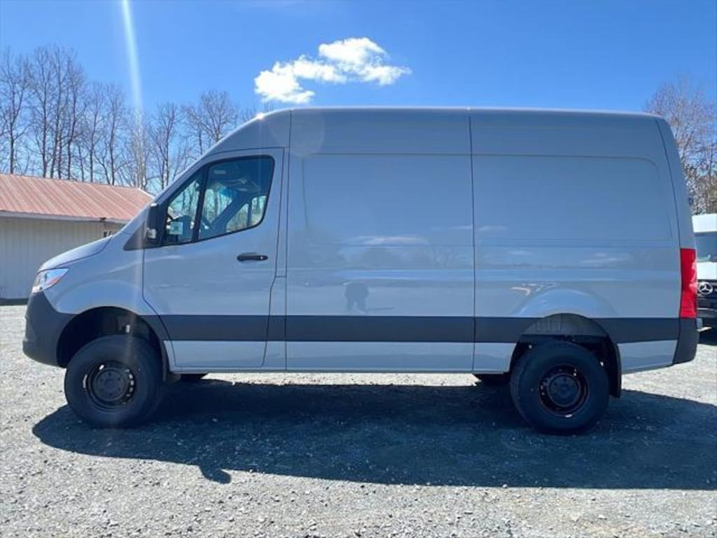 New 2025 Mercedes-Benz Sprinter 2500 Standard Roof 4-Cyl Diesel HO Van Cargo Van