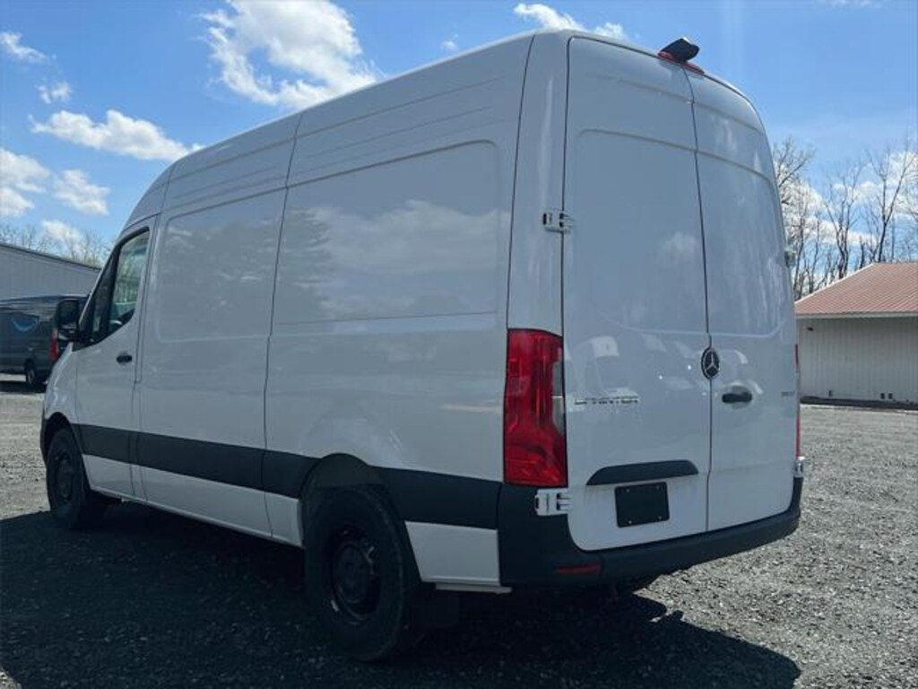 New 2025 Mercedes-Benz Sprinter 2500 Standard Roof 4-Cyl Diesel HO Van Cargo Van
