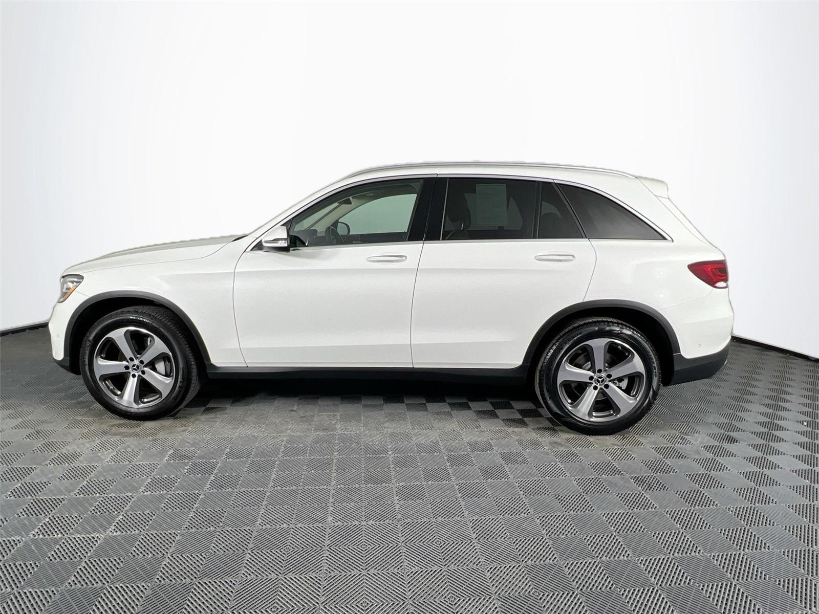 2022 Mercedes Benz GLC 300 4MATIC photo 3