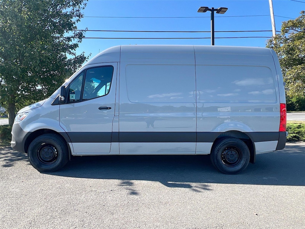 New 2025 Mercedes-Benz Sprinter 2500 Standard Roof 4-Cyl Diesel Van Cargo Van