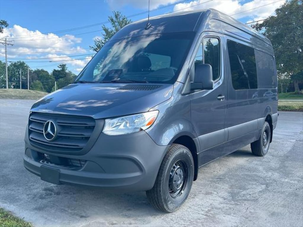 New 2025 Mercedes-Benz Sprinter 2500 Standard Roof 4-Cyl Diesel HO Van Crew Van