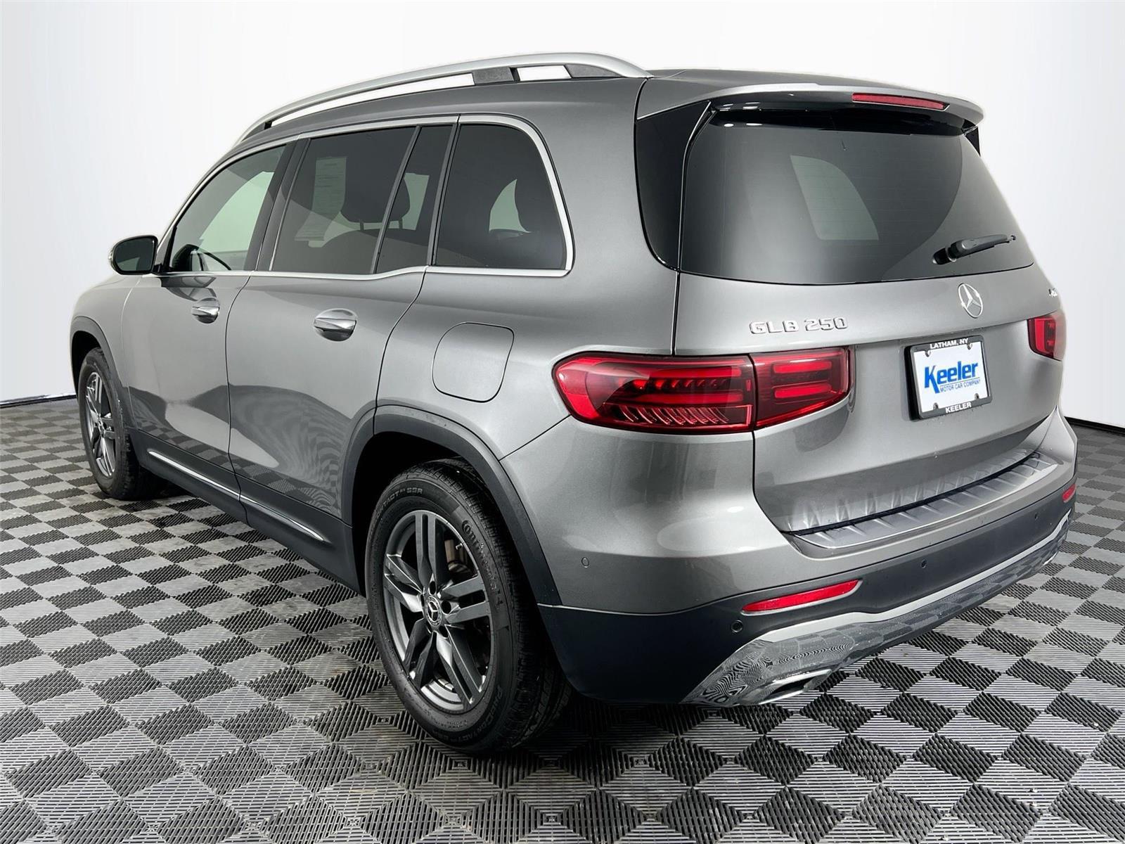 2024 Mercedes Benz GLB 250 photo 2