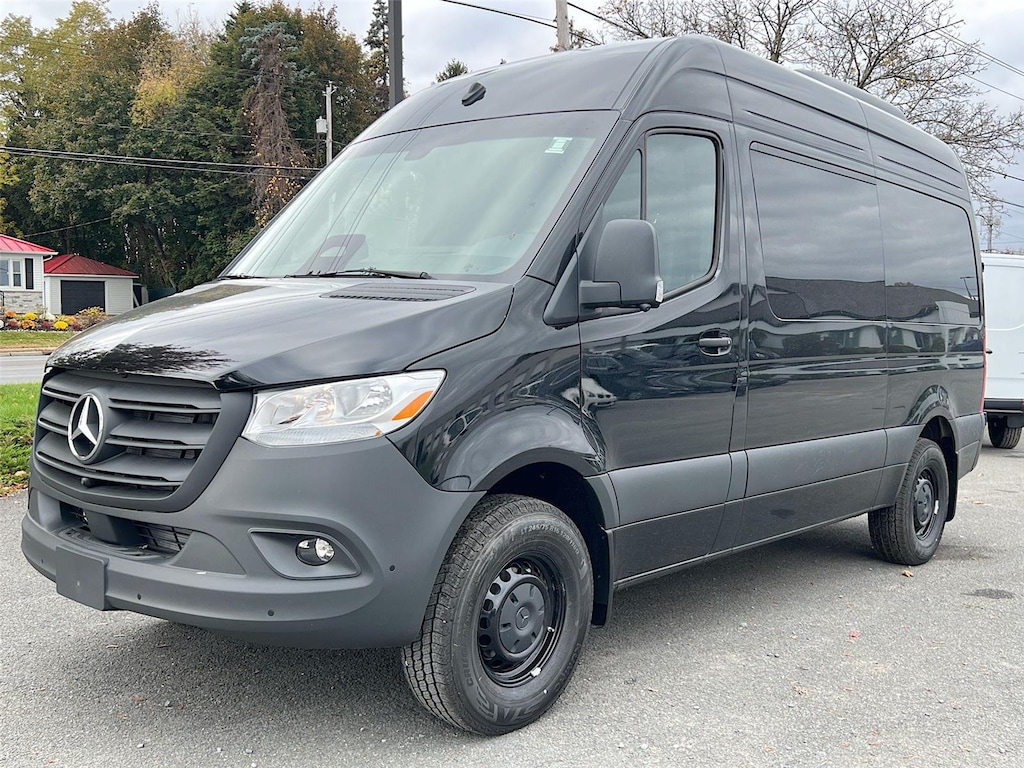 New 2025 Mercedes-Benz Sprinter 2500 Standard Roof 4-Cyl Diesel HO Van Passenger Van