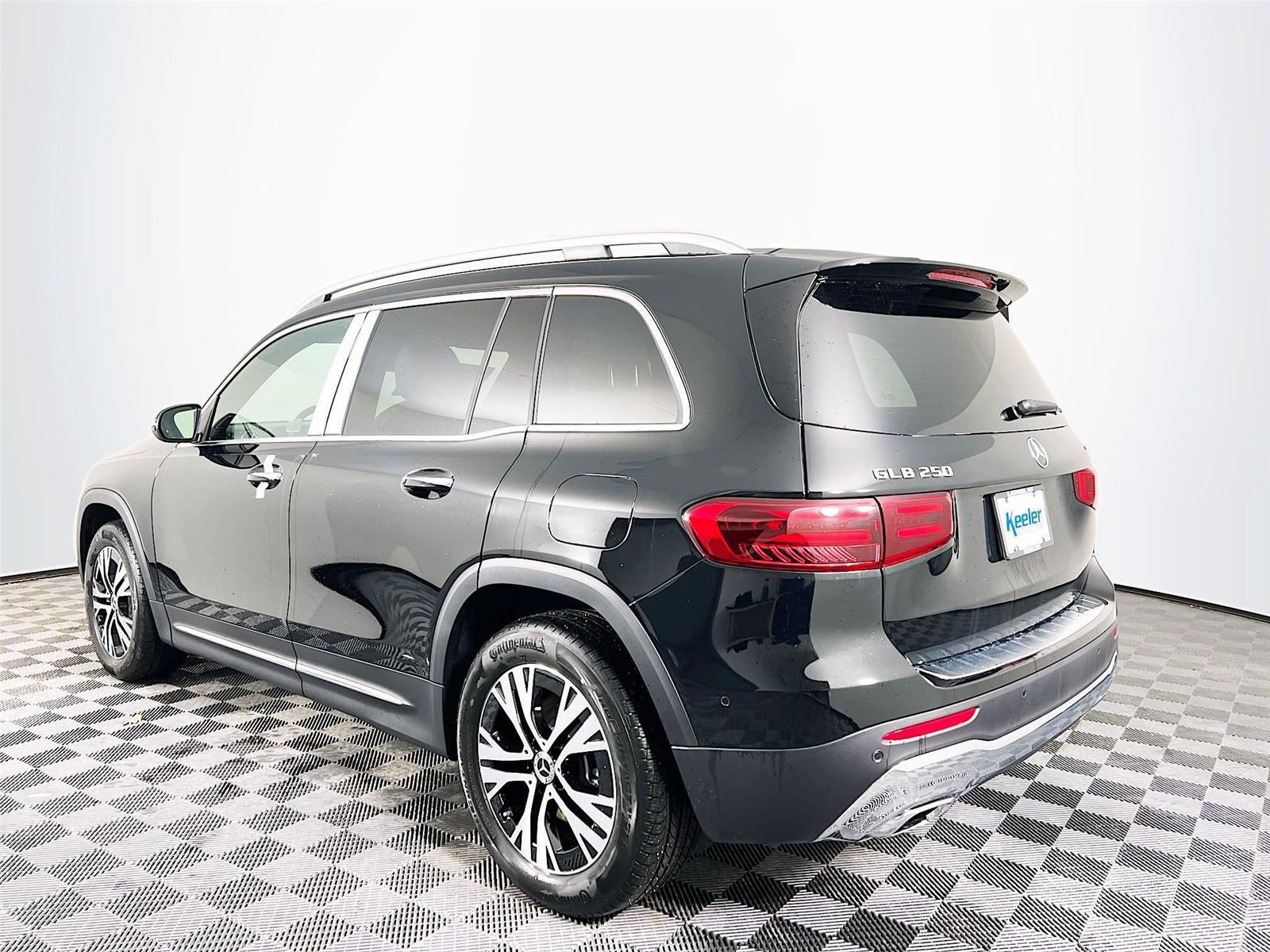 2025 Mercedes Benz GLB 250 4MATIC photo 2