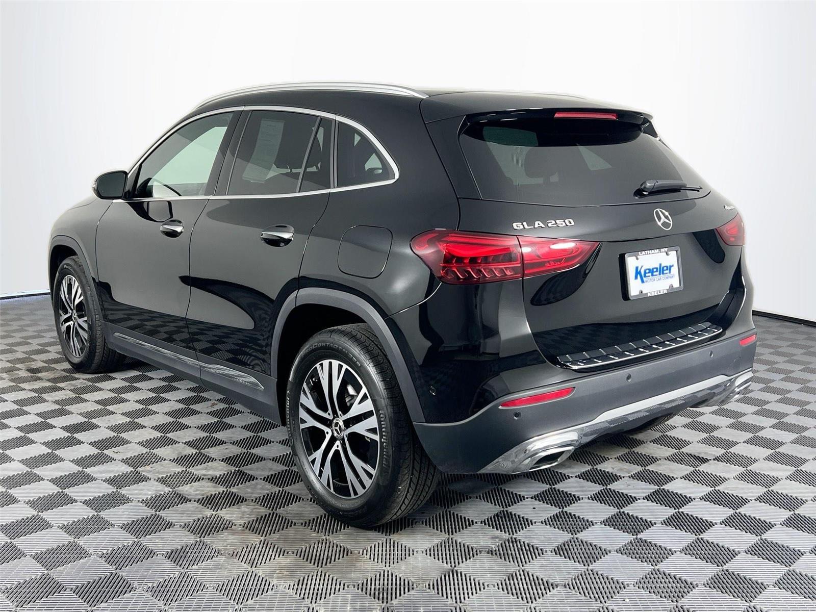 2025 Mercedes Benz GLA 250 4MATIC photo 3
