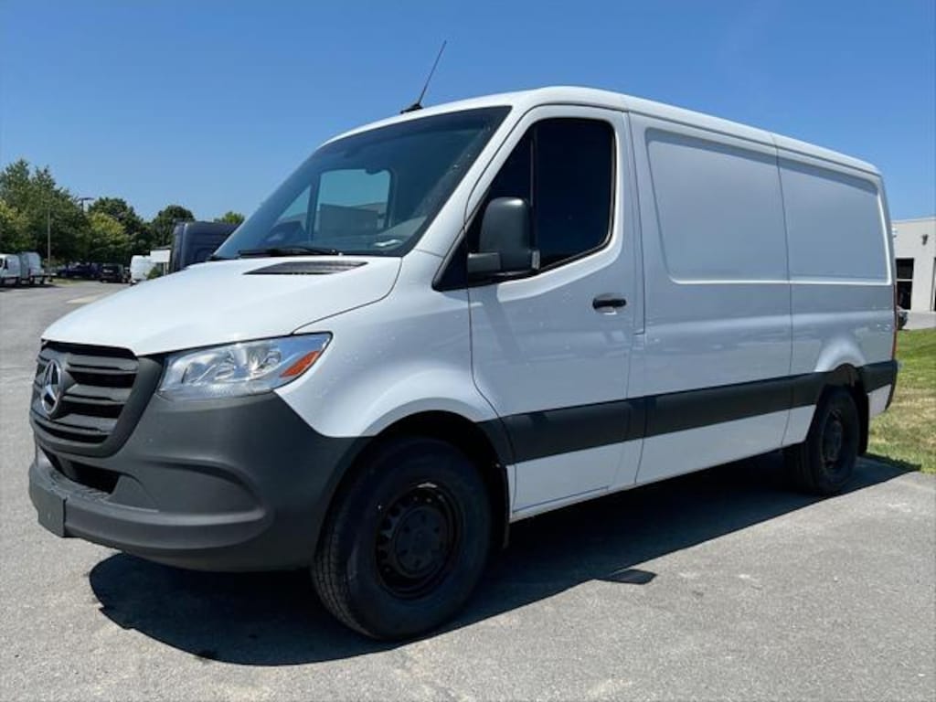 New 2025 Mercedes-Benz Sprinter 2500 Standard Roof 4-Cyl Diesel Van Cargo Van