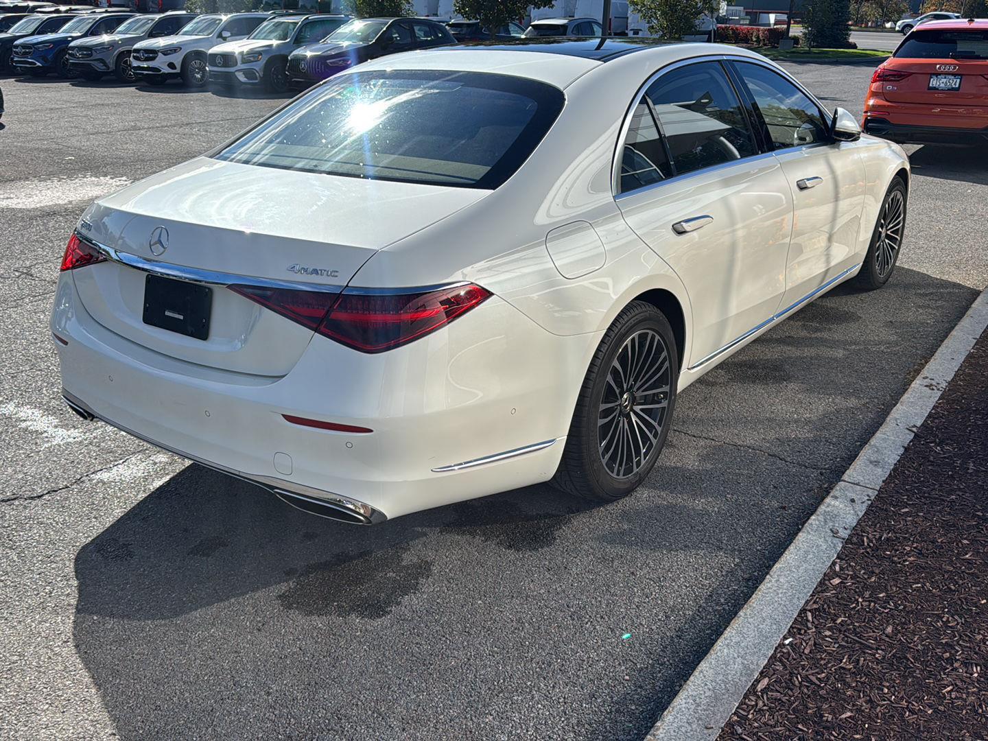 2023 Mercedes Benz S 580 4MATIC photo 3