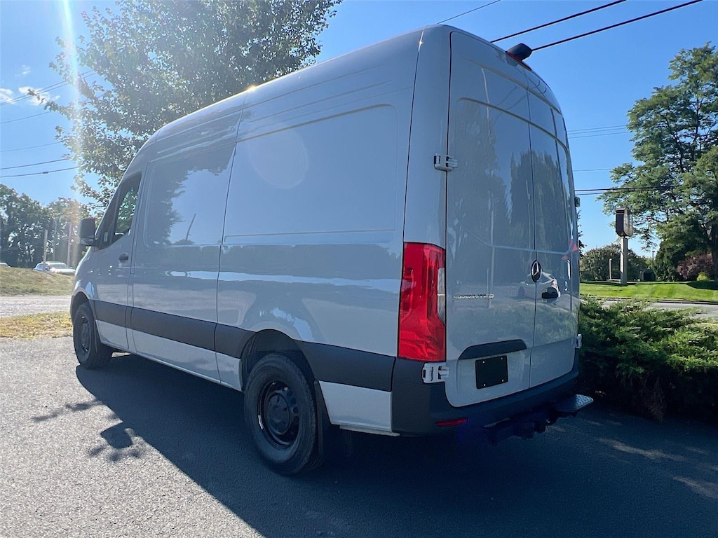 New 2025 Mercedes-Benz Sprinter 2500 Standard Roof 4-Cyl Diesel Van Cargo Van