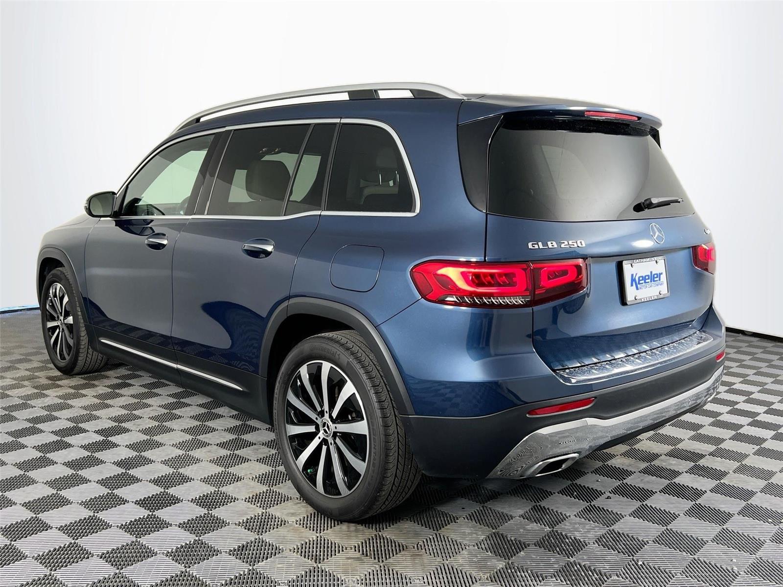 2023 Mercedes Benz GLB 250 4MATIC photo 3