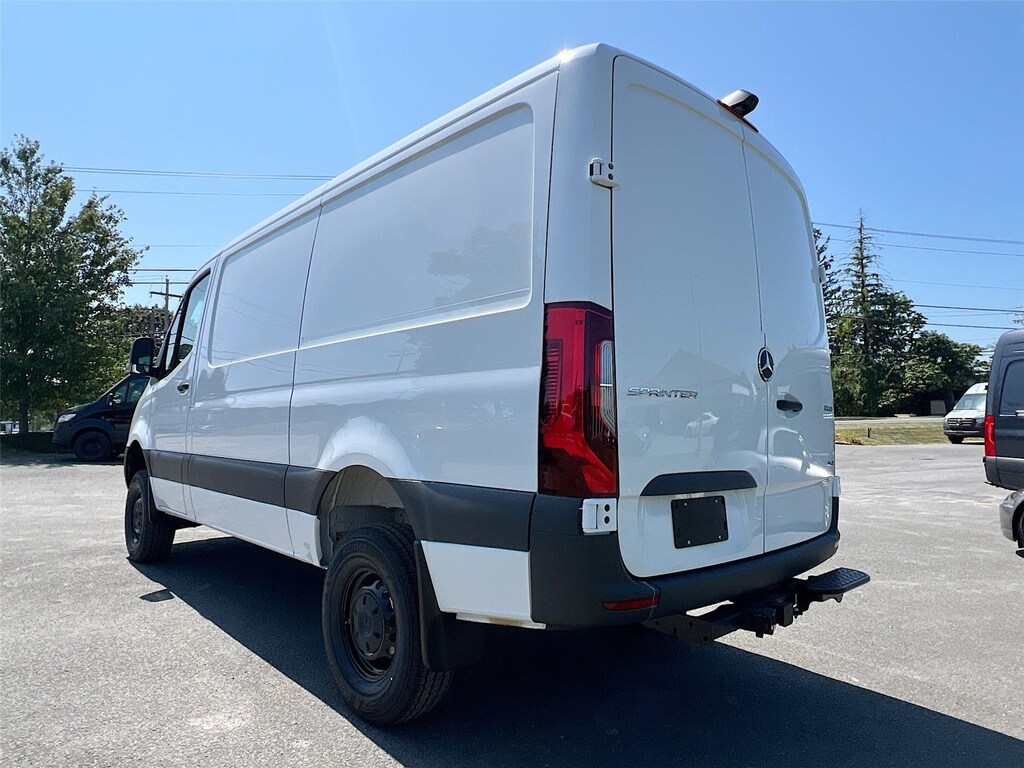 New 2025 Mercedes-Benz Sprinter 2500 Standard Roof 4-Cyl Diesel HO Van Cargo Van