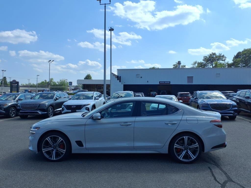 2025 Genesis G70 2.5T photo 2