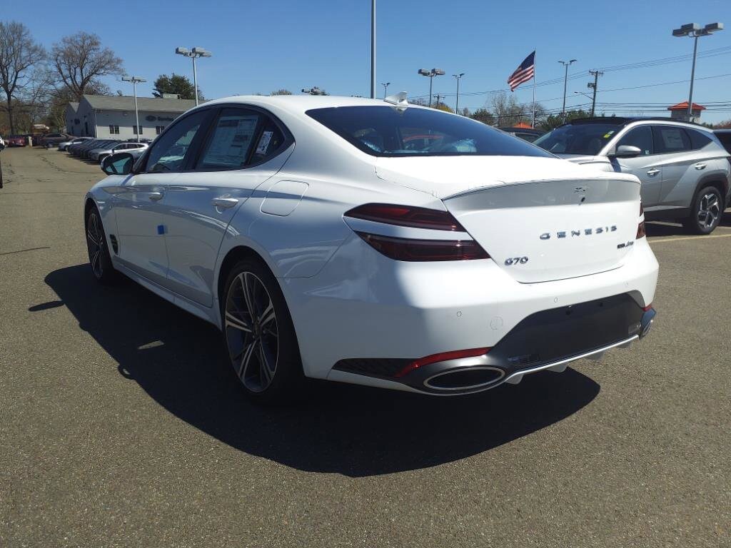 2024 Genesis G70 3.3T Sport Advanced photo 3