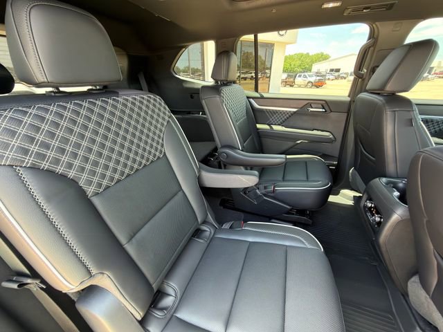 2026 GMC Acadia Denali - Photo 28