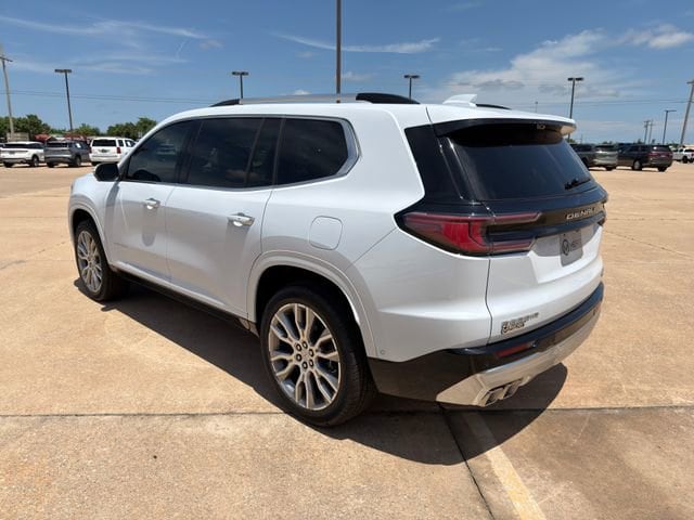 2026 GMC Acadia Denali - Photo 12