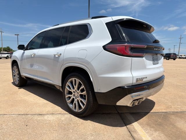 2026 GMC Acadia Denali - Photo 13