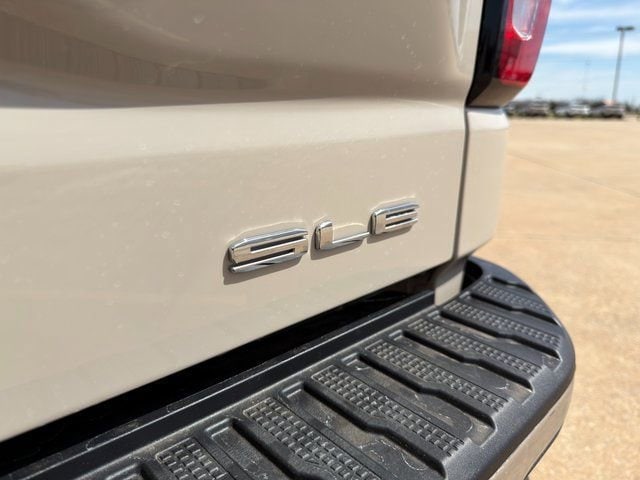 2026 GMC Sierra 1500 SLE - Photo 17