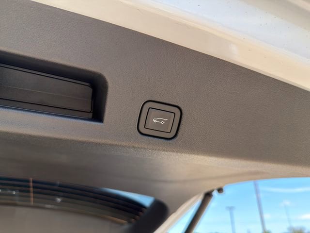 2026 GMC Acadia Denali - Photo 17