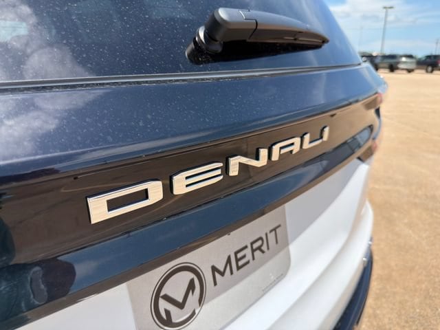 2026 GMC Acadia Denali - Photo 14
