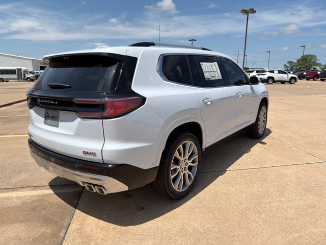 2026 GMC Acadia Denali - Photo 18